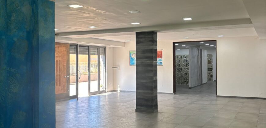 LOCALE COMMERCIALE 350 MQ Varcaturo-Via Ripuaria