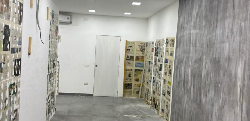 LOCALE COMMERCIALE 350 MQ Varcaturo-Via Ripuaria