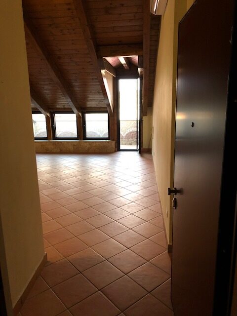 MANSARDA 110 MQ Lago Patria-Via Staffetta