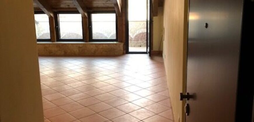 MANSARDA 110 MQ Lago Patria-Via Staffetta