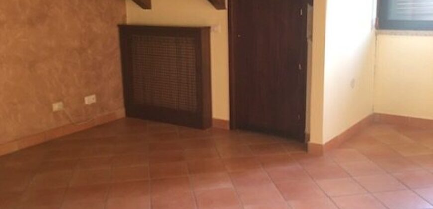 MANSARDA 110 MQ Lago Patria-Via Staffetta