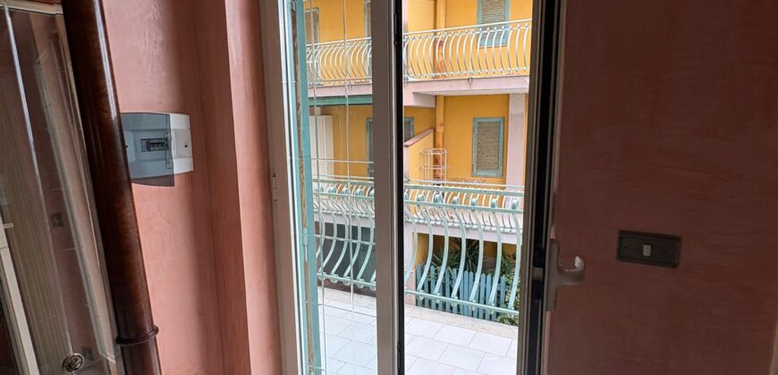 BILOCALE ARREDATO Quarto-Via Cupa Reginelle