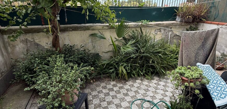 AMPIA VILLA A SCHIERA Varcaturo-Via Madonna Del Pantano