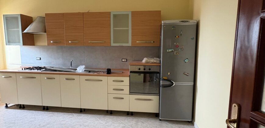 TRILOCALE ARREDATO Quarto-Via Cupa Reginelle