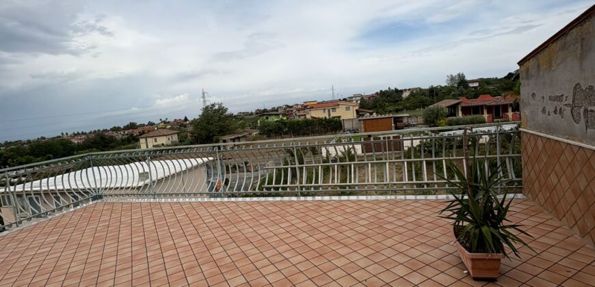 BILOCALE RISTRUTTURATO Quarto-Via Cupa Reginelle