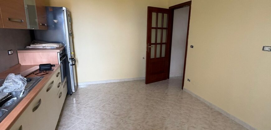 TRILOCALE ARREDATO Quarto-Via Cupa Reginelle