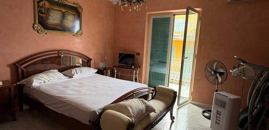 TRILOCALE ARREDATO Quarto-Via Cupa Reginelle