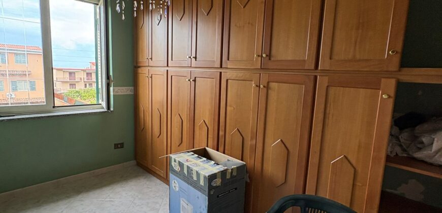 TRILOCALE ARREDATO Quarto-Via Cupa Reginelle