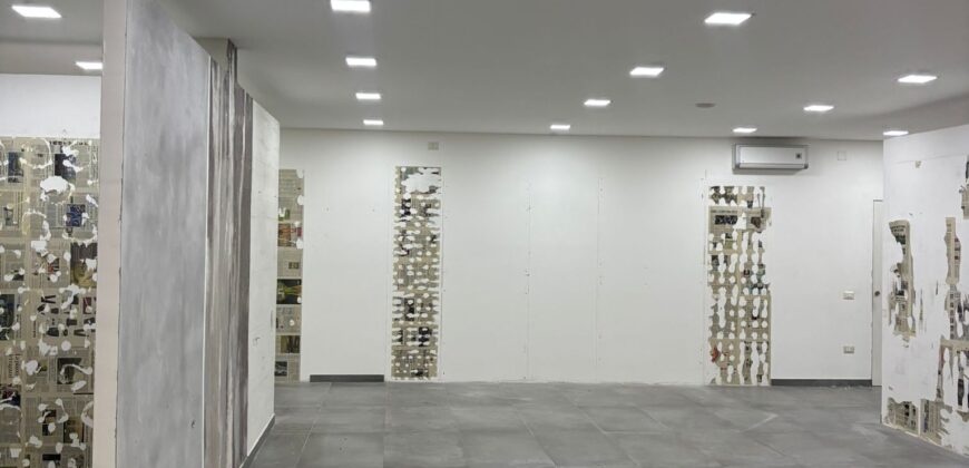 LOCALE COMMERCIALE 350 MQ Varcaturo-Centro