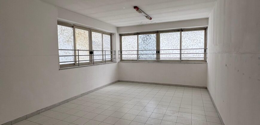 STRUTTURA COMMERCIALE 950 MQ Giugliano-Via Oasi Sacro Cuore