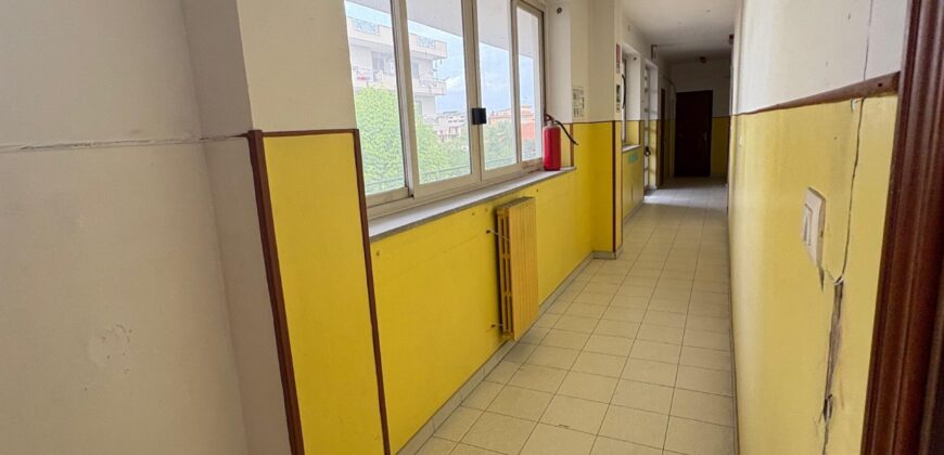 STRUTTURA COMMERCIALE 950 MQ Giugliano-Via Oasi Sacro Cuore