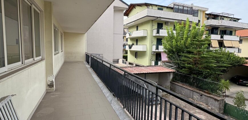 STRUTTURA COMMERCIALE 950 MQ Giugliano-Via Oasi Sacro Cuore