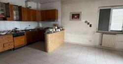 STRUTTURA COMMERCIALE 950 MQ Giugliano-Via Oasi Sacro Cuore