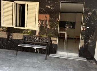 BILOCALE RISTRUTTURATO E ARREDATO Varcaturo-Domitiana