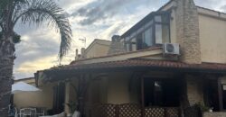 AMPIA VILLA BIFAMILIARE CON PISCINA Varcaturo-Centro