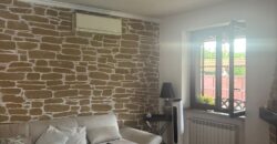 AMPIA VILLA BIFAMILIARE CON PISCINA Varcaturo-Centro