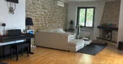AMPIA VILLA BIFAMILIARE CON PISCINA Varcaturo-Centro