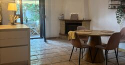 AMPIA VILLA BIFAMILIARE CON PISCINA Varcaturo-Centro