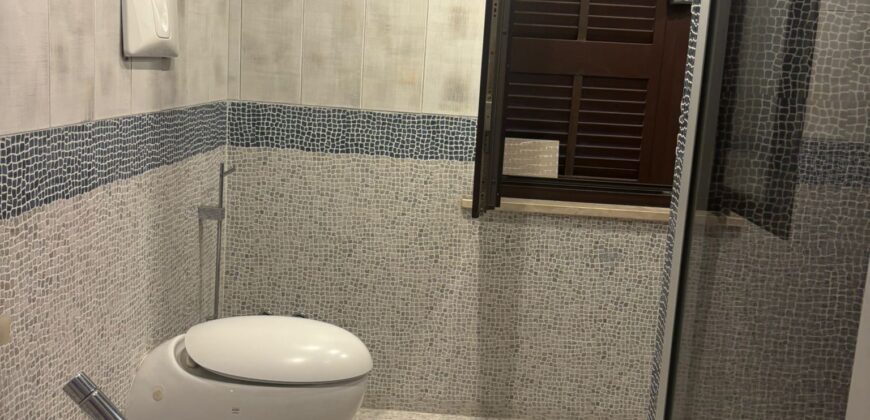 AMPIA VILLA BIFAMILIARE CON PISCINA Varcaturo-Centro
