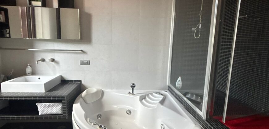 AMPIA VILLA BIFAMILIARE CON PISCINA Varcaturo-Centro