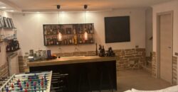 AMPIA VILLA BIFAMILIARE CON PISCINA Varcaturo-Centro