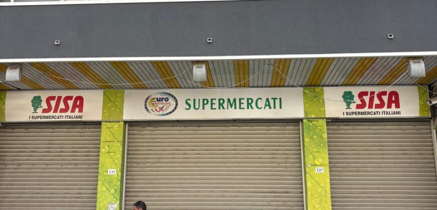 LOCALE COMMERCIALE ADIBITO A SUPERMERCATO Villa Literno