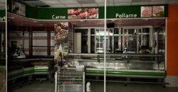 LOCALE COMMERCIALE ADIBITO A SUPERMERCATO Villa Literno