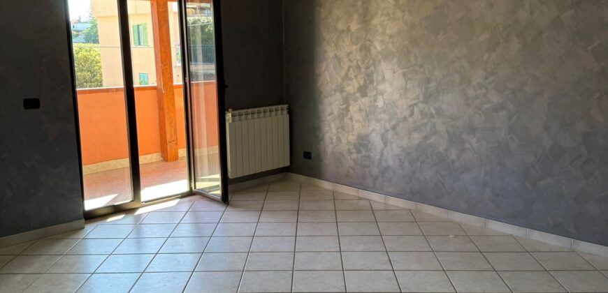 QUADRILOCALE 120 MQ IN PARCO Licola-Via M.Vecchia