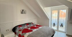 MANSARDA NUOVA COSTRUZIONE IN PARCO Varcaturo MANSARDA NUOVA COSTRUZIONE IN PARCO Varcaturo