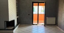 QUADRILOCALE 120 MQ IN PARCO Licola-Via M.Vecchia