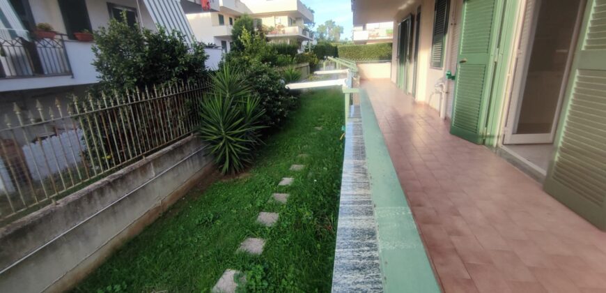 APPARTAMENTO CON GIARDINO IN PARCO Lago Patria