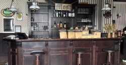 LOCALE COMMERCIALE ADIBITO A PUB Licola-Via San Nullo LOCALE COMMERCIALE ADIBITO A PUB Licola-Via San Nullo