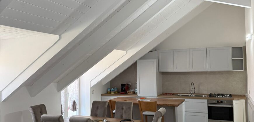 MANSARDA NUOVA COSTRUZIONE IN PARCO Varcaturo MANSARDA NUOVA COSTRUZIONE IN PARCO Varcaturo