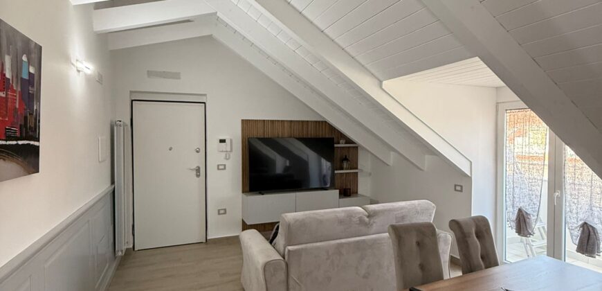 MANSARDA NUOVA COSTRUZIONE IN PARCO Varcaturo MANSARDA NUOVA COSTRUZIONE IN PARCO Varcaturo