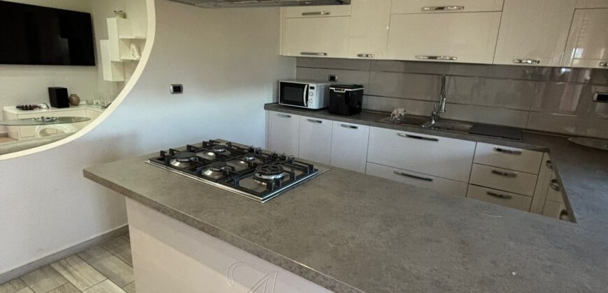 APPARTAMENTO RISTRUTTURATO 120 MQ Ischitella-Via Scarlatti
