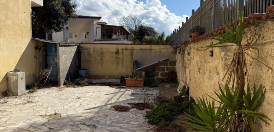 APPARTAMENTO INDIPENDENTE CON GIARDINO Ischitella