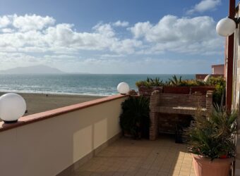 APPARTAMENTO ARREDATO VISTA MARE Licola-Via Del Mare