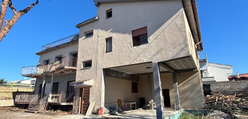 APPARAMENTO RISTRUTTURATO Lago Patria-P.Co Alexandra