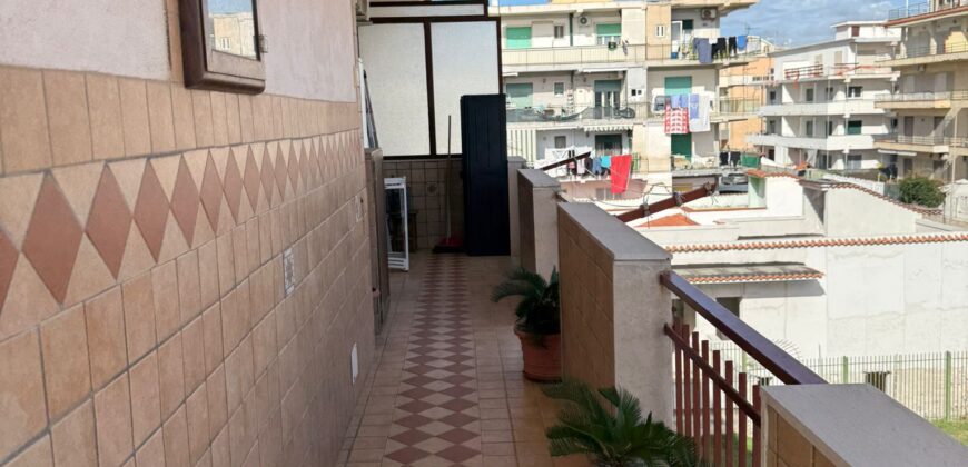 APPARTAMENTO ARREDATO VISTA MARE Licola-Via Del Mare