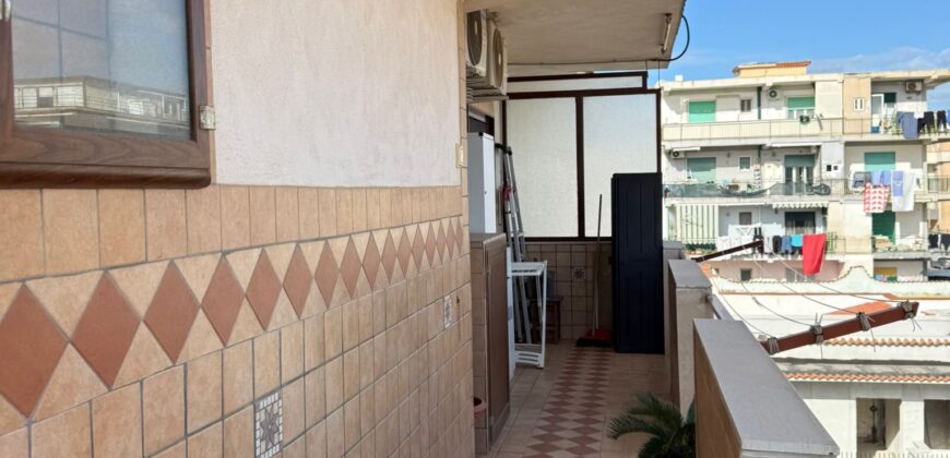 APPARTAMENTO ARREDATO VISTA MARE Licola-Via Del Mare