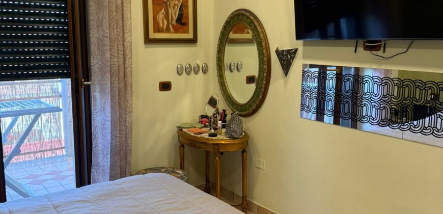 APPARTAMENTO ARREDATO VISTA MARE Licola-Via Del Mare