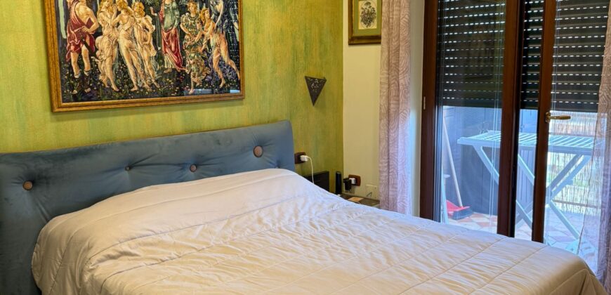 APPARTAMENTO ARREDATO VISTA MARE Licola-Via Del Mare