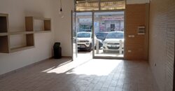 LOCALE COMMERCIALE 65 MQ Varcaturo-Centro