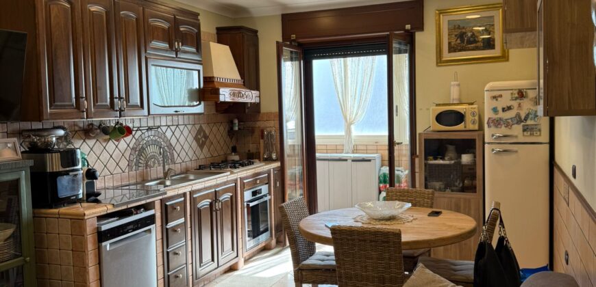 APPARTAMENTO ARREDATO VISTA MARE Licola-Via Del Mare