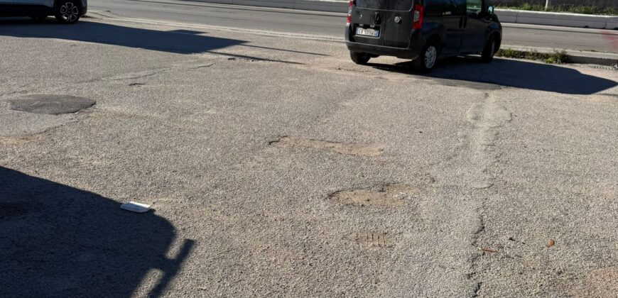 LOCALE COMMERCIALE Castel Volturno-Via Domitiana