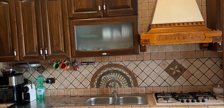 APPARTAMENTO ARREDATO VISTA MARE Licola-Via Del Mare