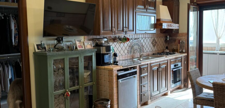 APPARTAMENTO ARREDATO VISTA MARE Licola-Via Del Mare