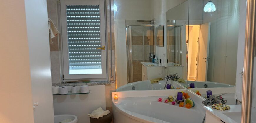 INTERO STABILE Ischitella-Via Scarlatti