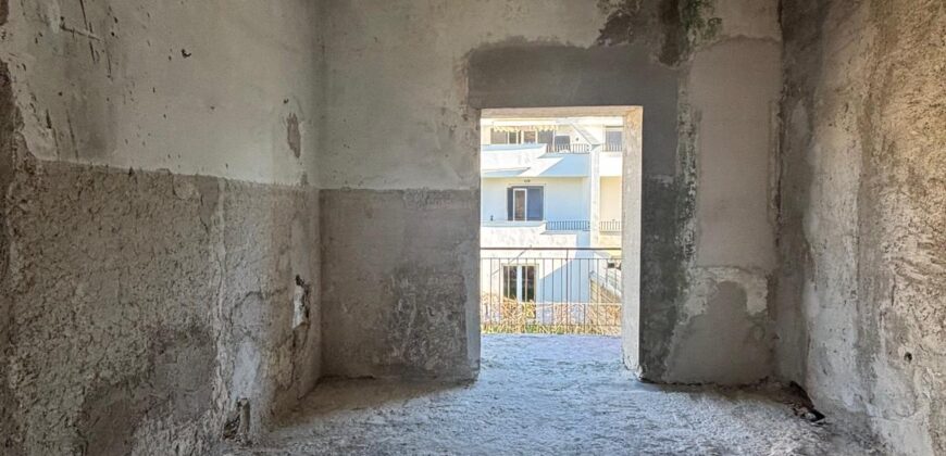 APPARAMENTO RISTRUTTURATO Lago Patria-P.Co Alexandra