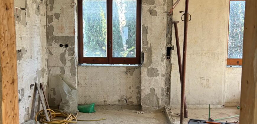 APPARTAMENTO RISTRUTTURATO Lago Patria-P.Co Alexandra